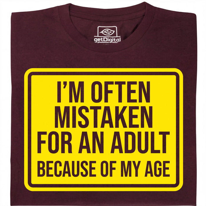 Mistaken For An Adult - Vista principale T-Shirt Rosso Scuro