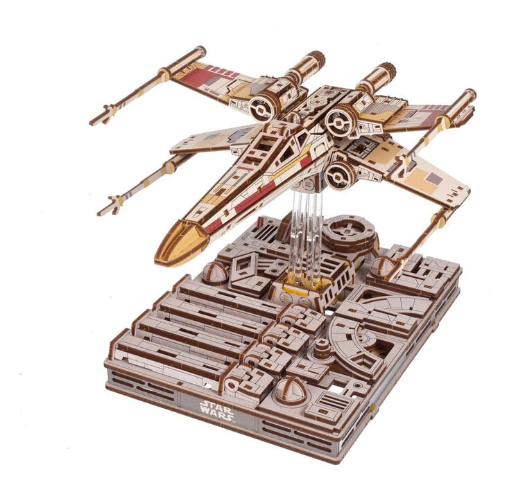 Maquette en bois Star Wars X-Wing Starfighter de Luke Skywalker